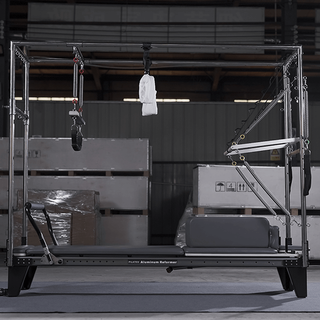 Pilates Reformer di alta qualit&agrave; con stampo a guida completa per trapezio a torre completa 
